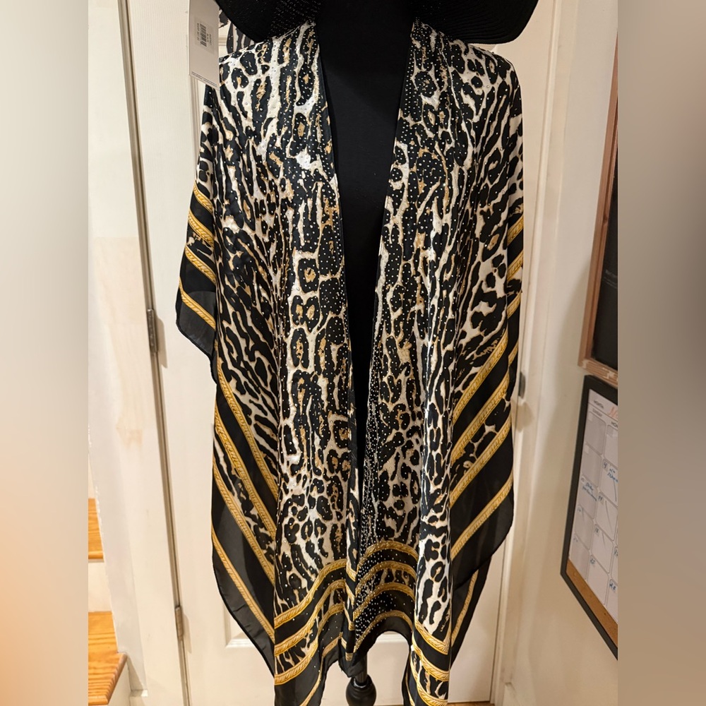 New Adrienne Vittardini Resortwear Kimono and Hat Set - Picture 2 of 16